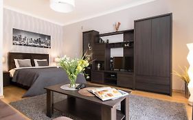 Modern Apartment At Classic Warsaw